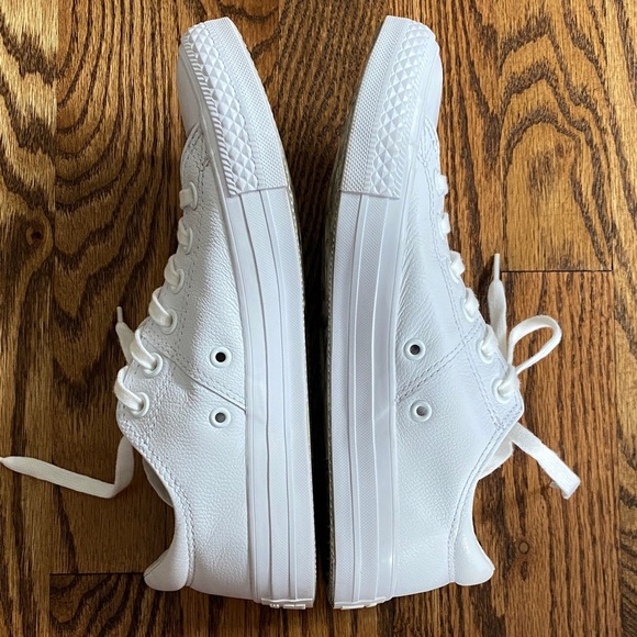 Chuck Taylor Madison OX low top leather converse, size 7.5. Excellent condition - Picture 7 of 13